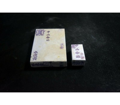 Японський Природний  водний камінь Nakayama Mizu Asagi  в комплекті з Tomo Nagura 